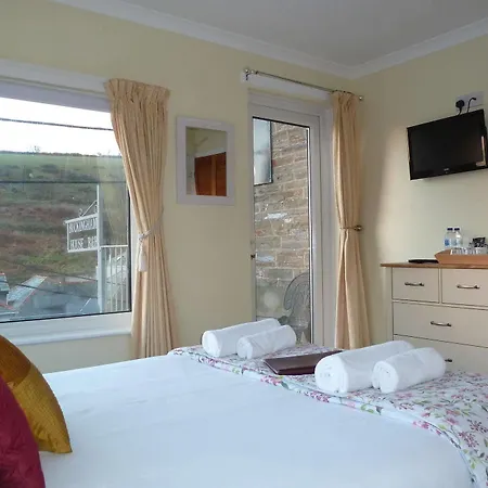 Buckingham House 3*