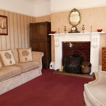 Buckingham House 3*