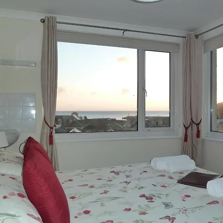 Buckingham House Bed & Breakfast